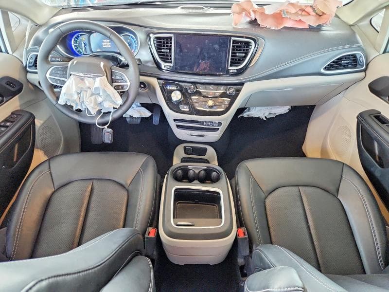 2024 CHRYSLER PACIFICA HYBRID SELECT 8