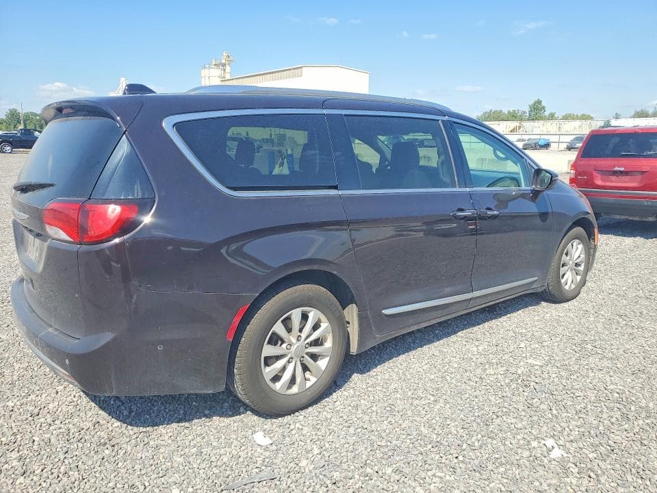 2019 CHRYSLER PACIFICA TOURING L 3