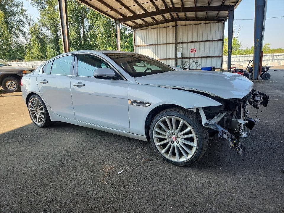 2018 JAGUAR XE PORTFOLIO LE 4