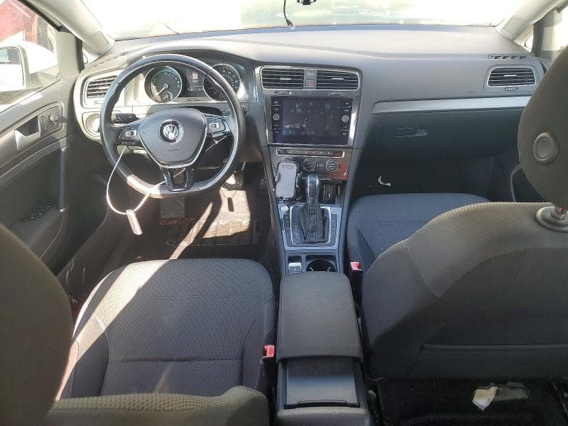2017 VOLKSWAGEN E-GOLF SE 8