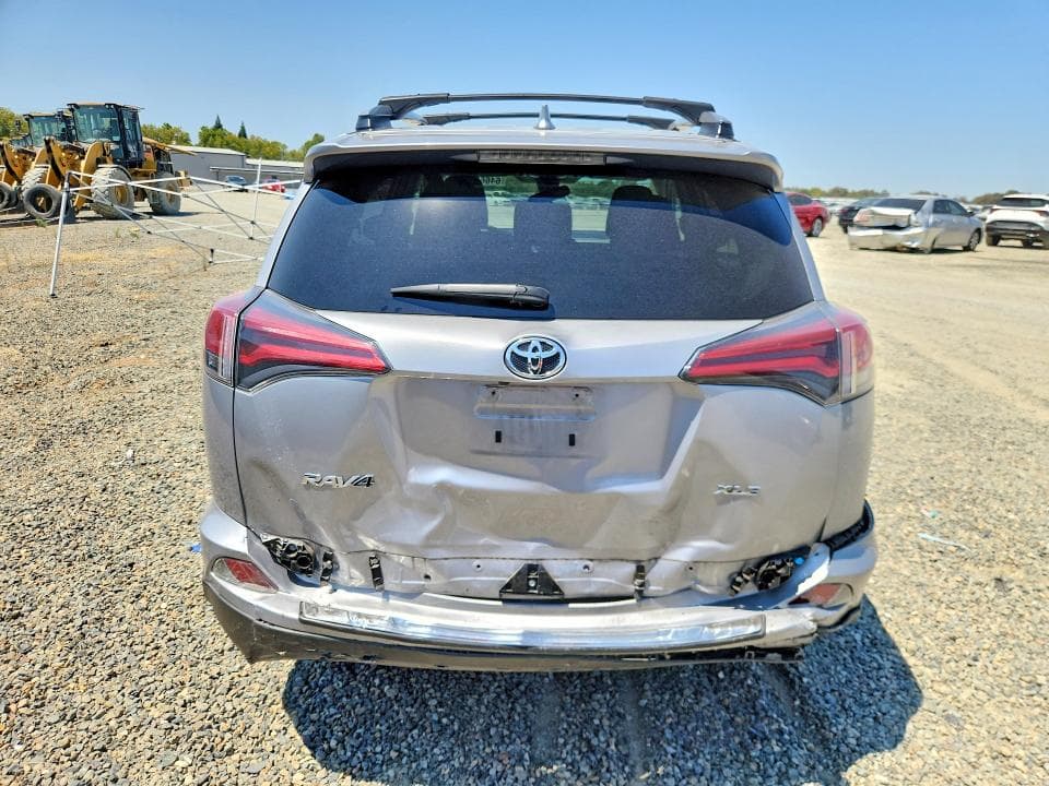 2017 TOYOTA RAV4 XLE 6