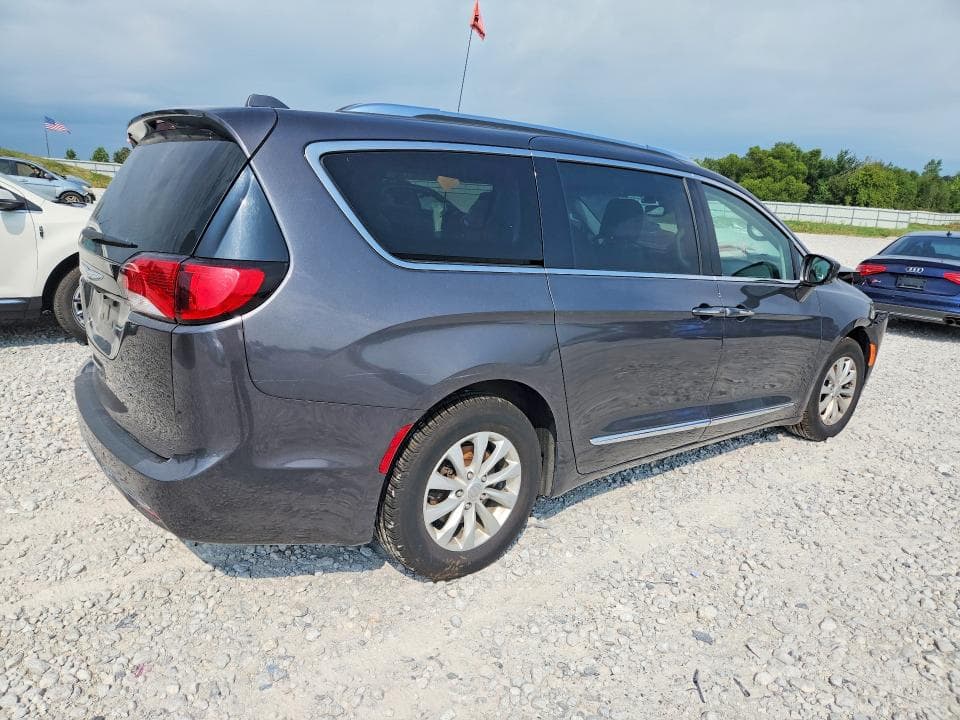 2019 CHRYSLER PACIFICA TOURING L 3