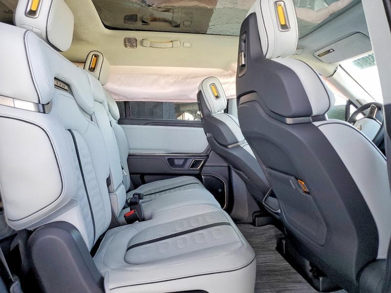 2023 RIVIAN R1S ADVENTURE 11