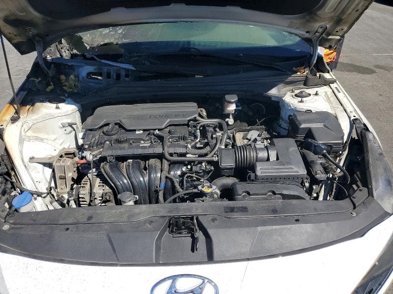 2022 HYUNDAI ELANTRA SE 11