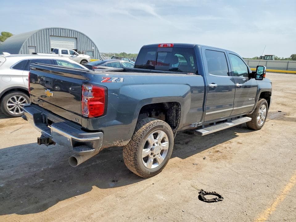 2018 CHEVROLET SILVERADO K2500 HEAVY DUTY LTZ 3