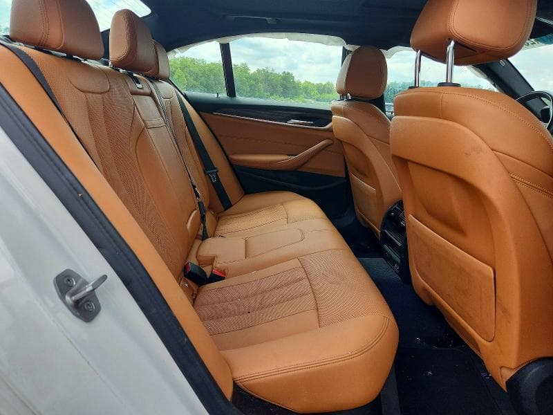 2022 BMW 530 XI 10