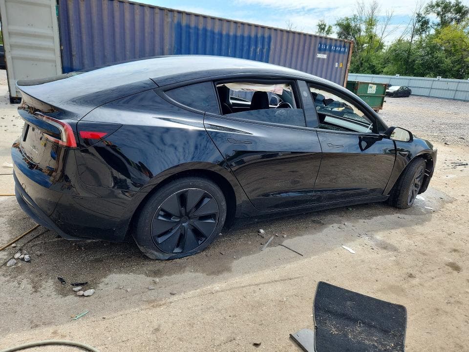 2025 TESLA MODEL 3 3
