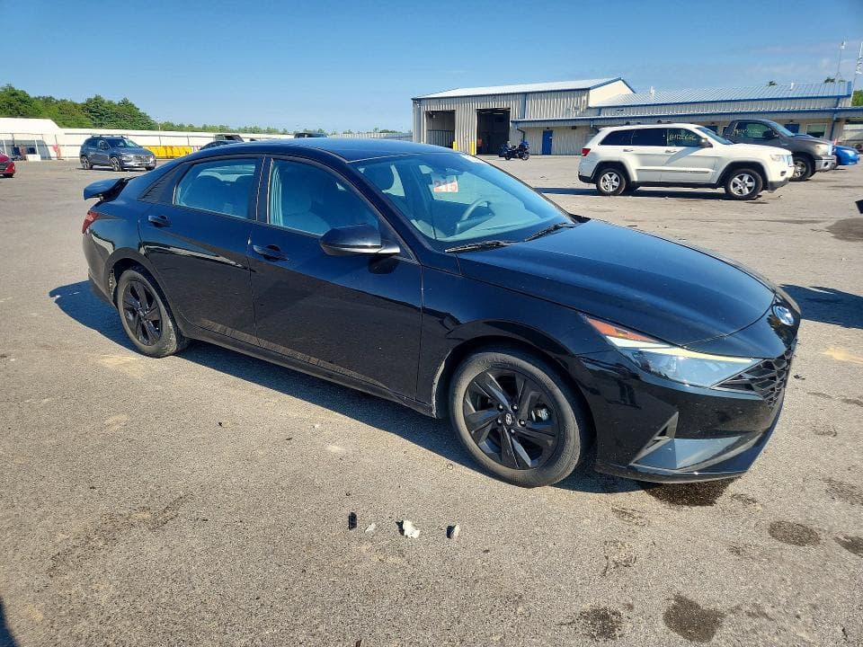 2023 HYUNDAI ELANTRA SEL 4