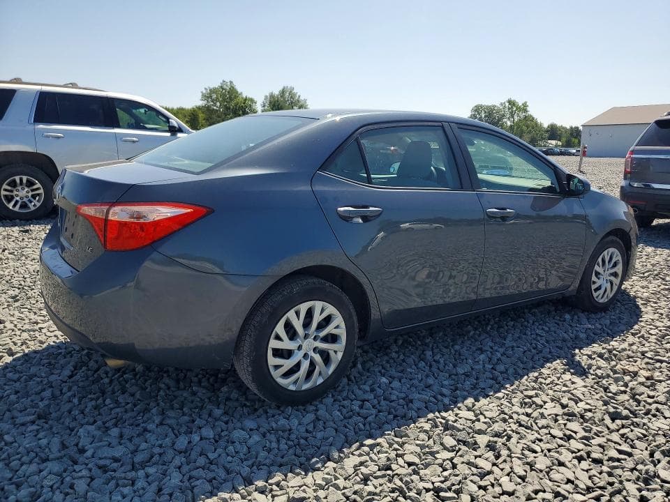 2017 TOYOTA COROLLA LE 3