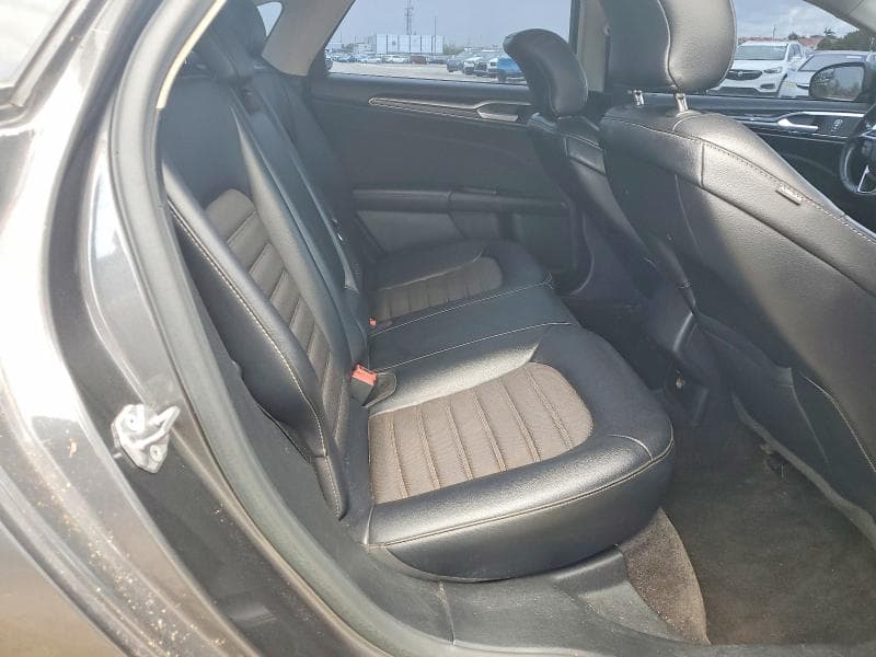 2017 FORD FUSION SE 10