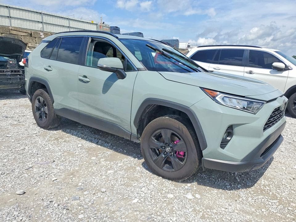 2020 TOYOTA RAV4 XLE 4