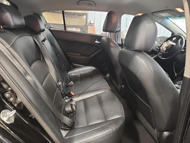 2017 KIA FORTE EX 10