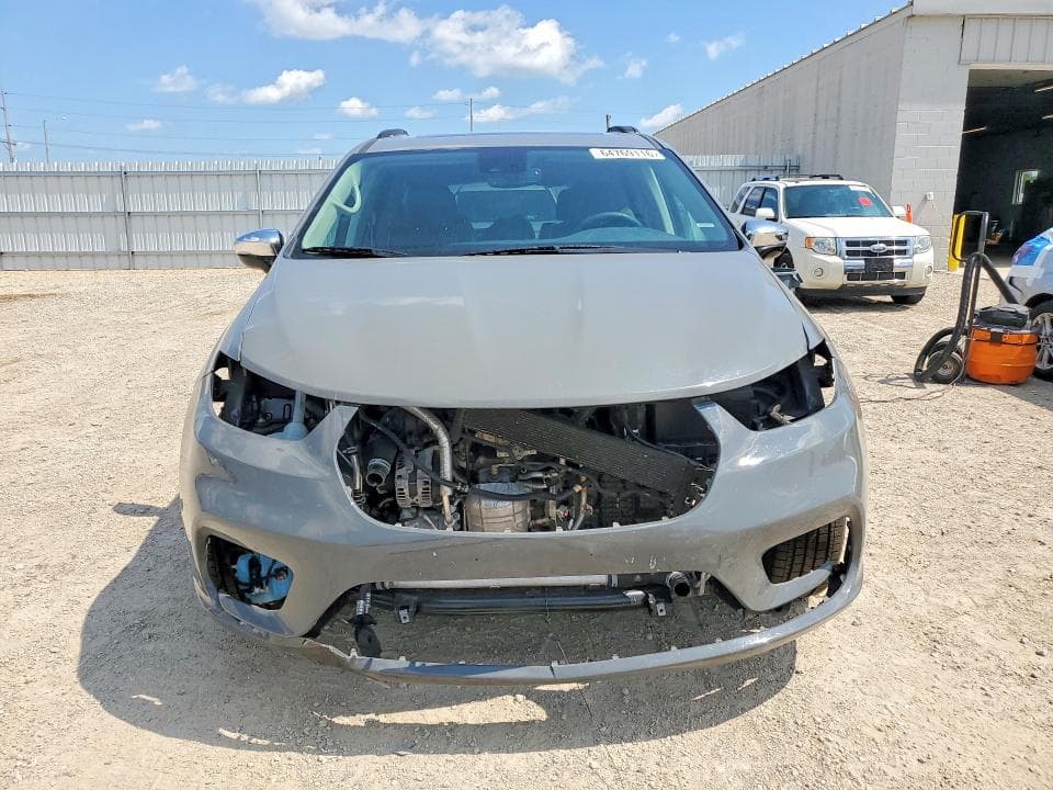 2023 CHRYSLER PACIFICA LIMITED 5