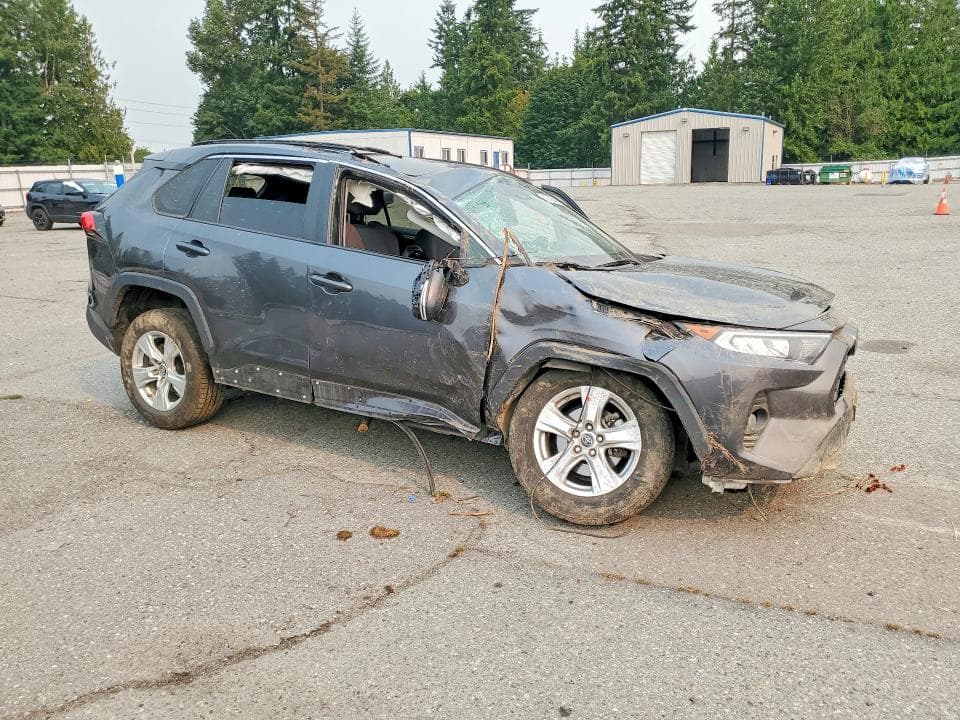 2019 TOYOTA RAV4 XLE 4