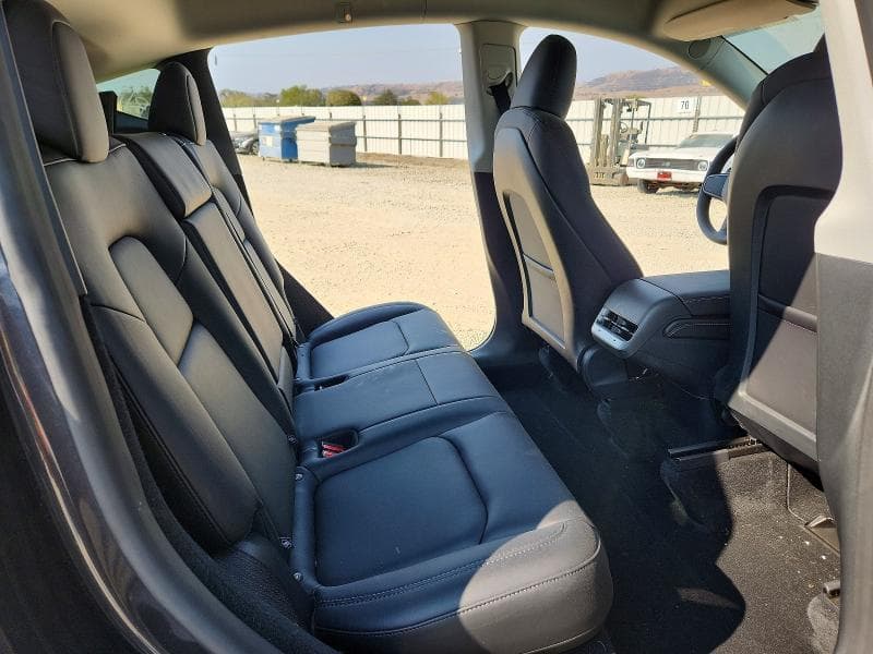 2025 TESLA MODEL Y 10