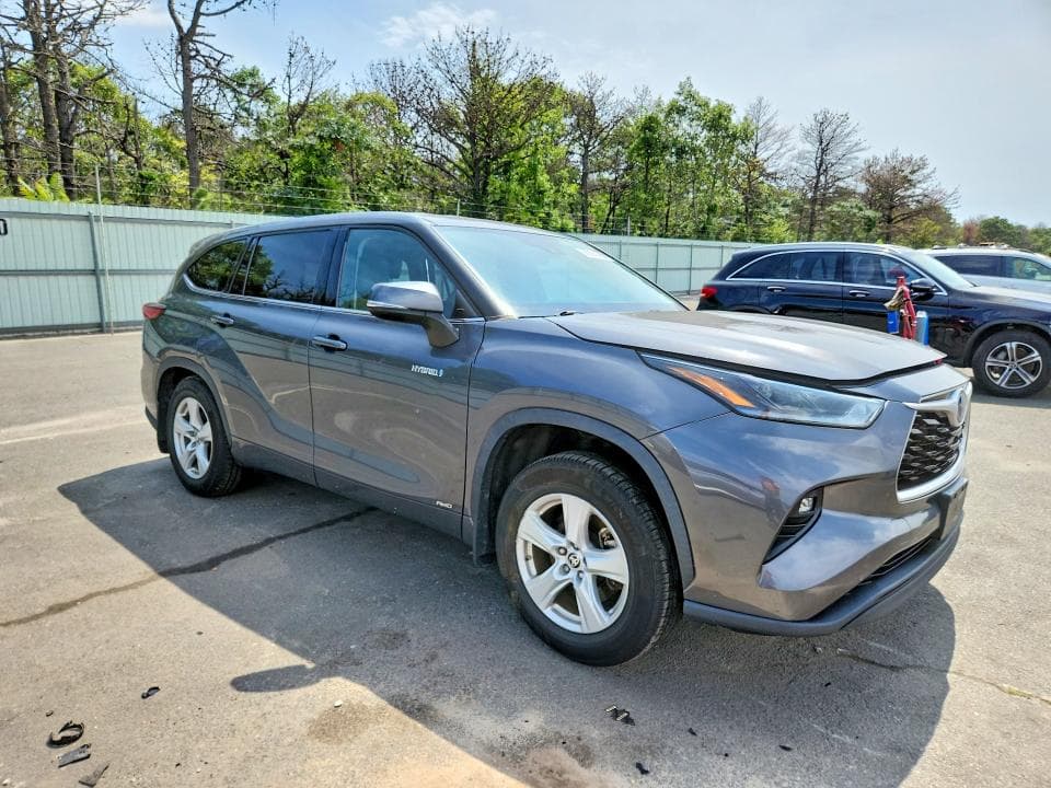 2021 TOYOTA HIGHLANDER HYBRID LE 4