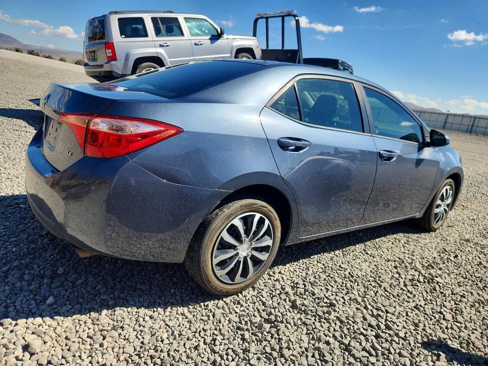 2017 TOYOTA COROLLA LE 3