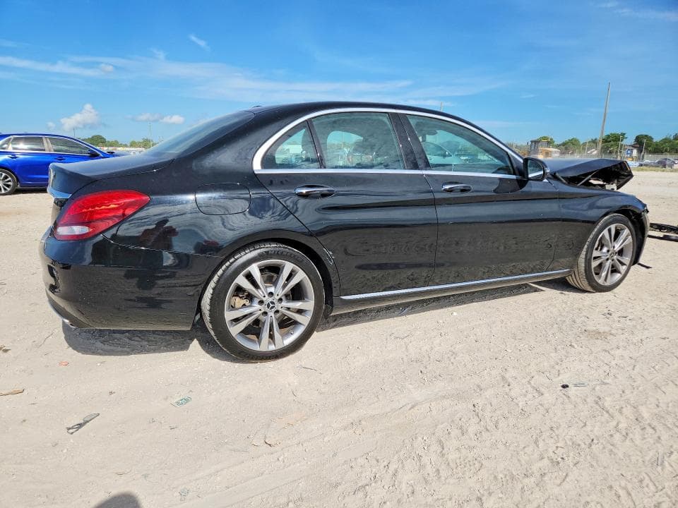 2018 MERCEDES-BENZ C 300 3