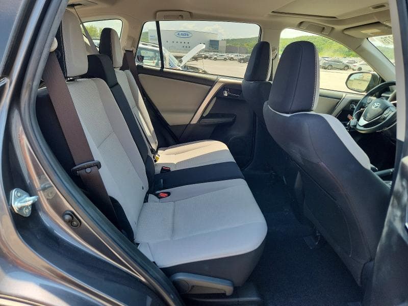 2018 TOYOTA RAV4 XLE 10