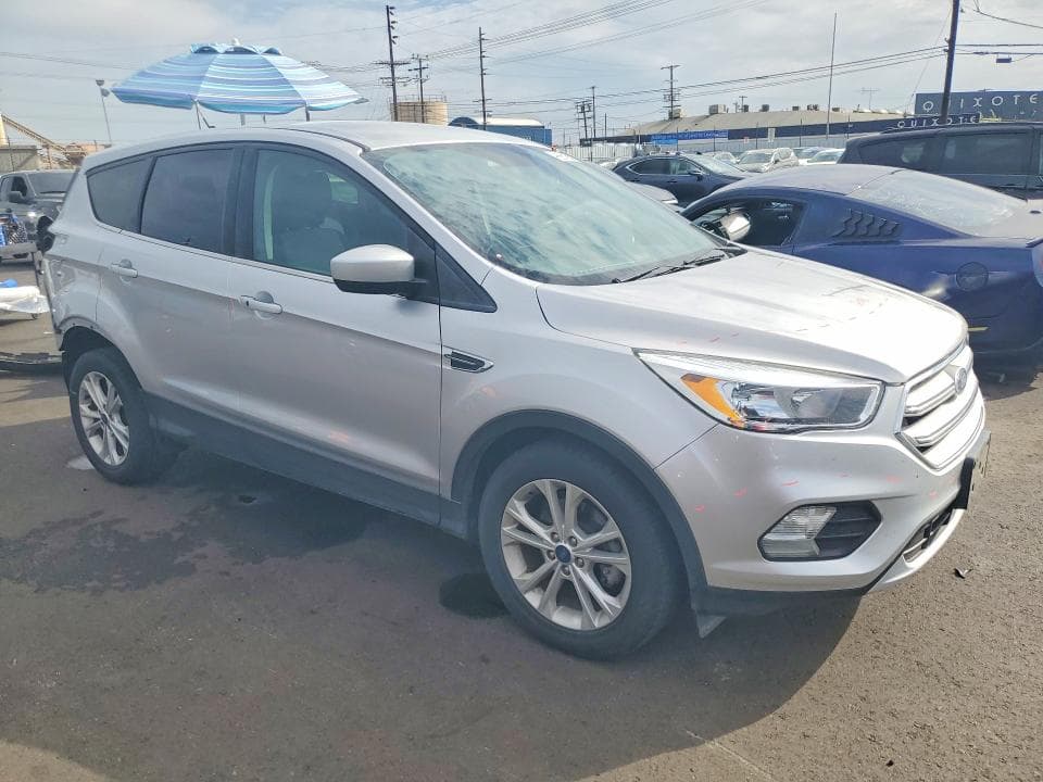 2019 FORD ESCAPE SE 4