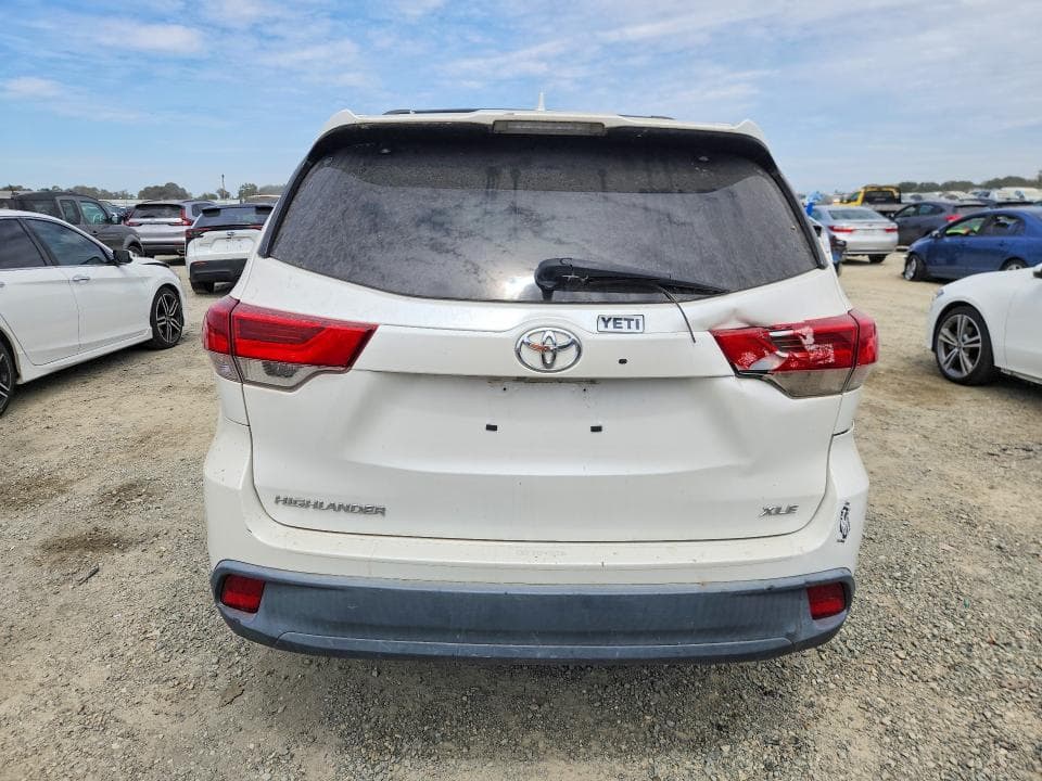 2019 TOYOTA HIGHLANDER XLE 6