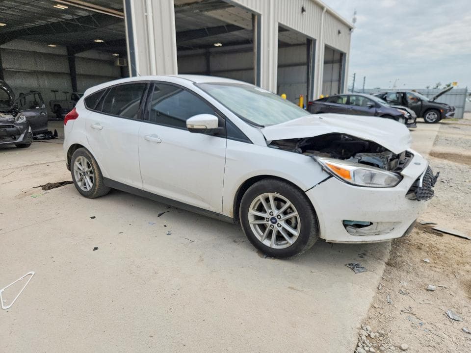2017 FORD FOCUS SE 4