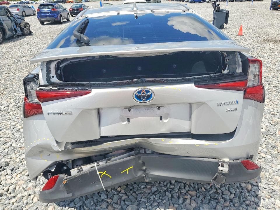 2019 TOYOTA PRIUS XLE 6