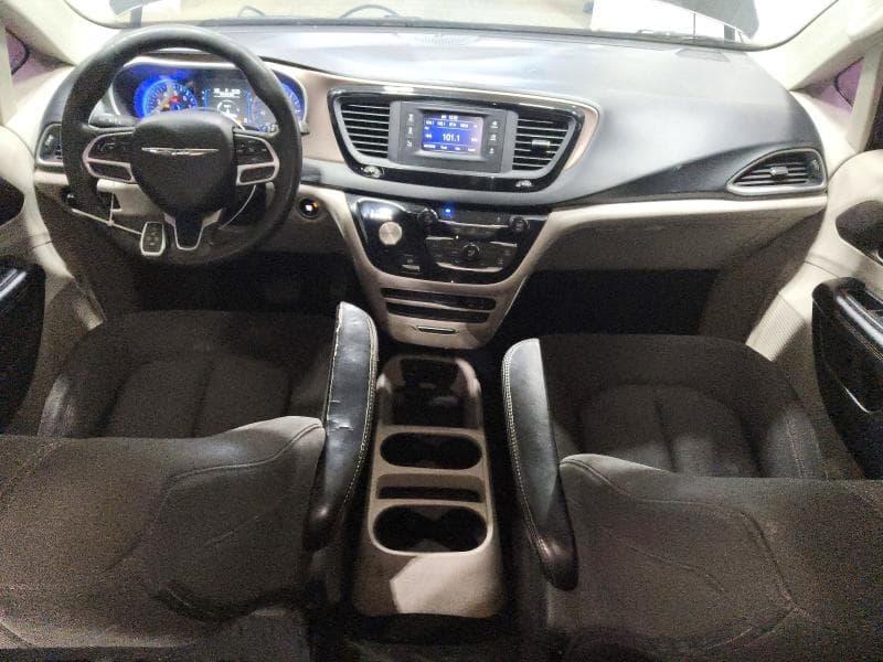 2017 CHRYSLER PACIFICA TOURING 8