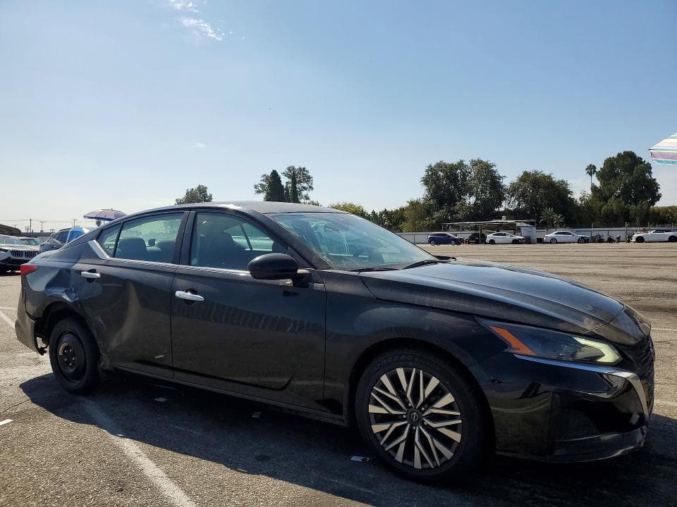 2023 NISSAN ALTIMA SV 4