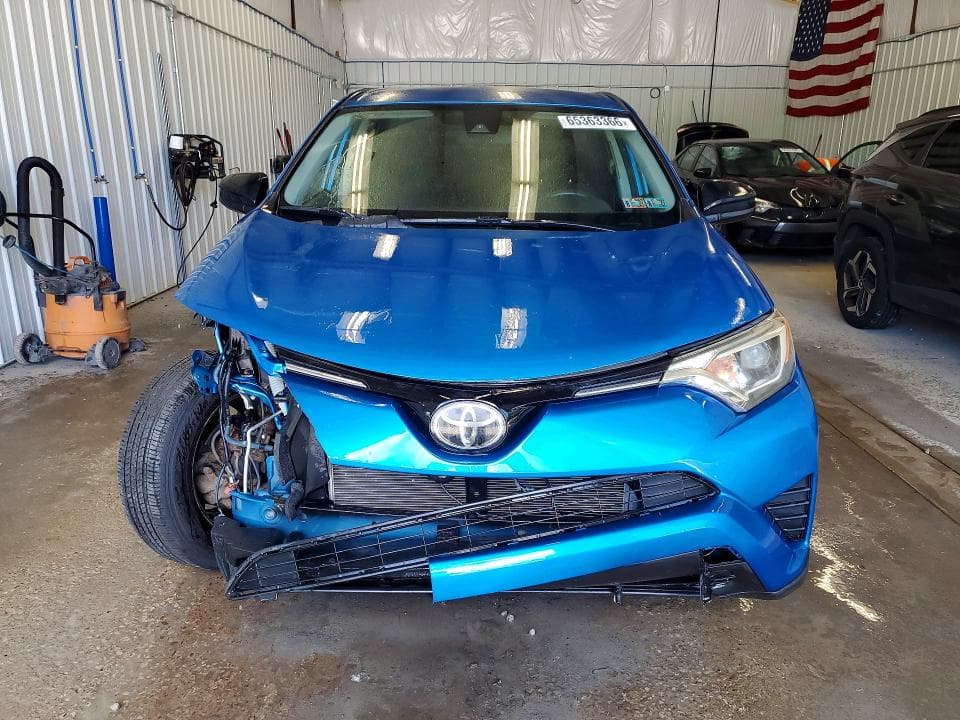 2017 TOYOTA RAV4 LE 5