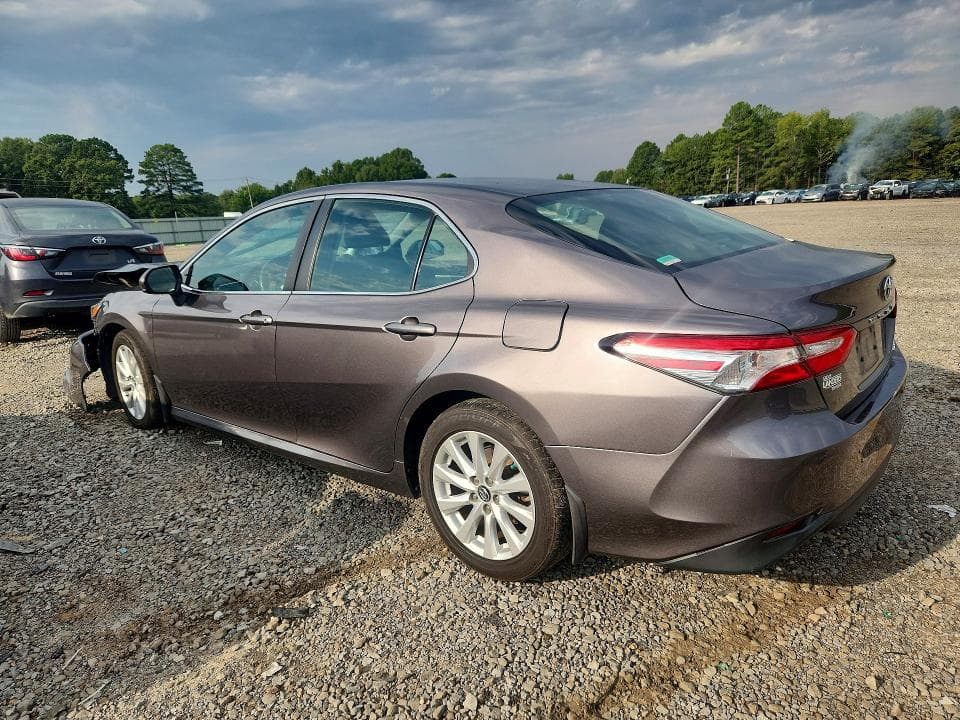 2018 TOYOTA CAMRY LE 2