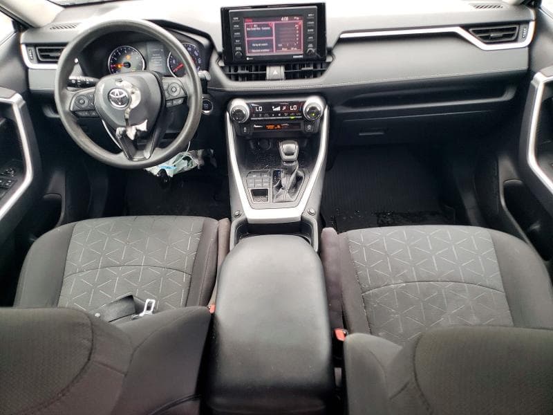 2020 TOYOTA RAV4 XLE 8