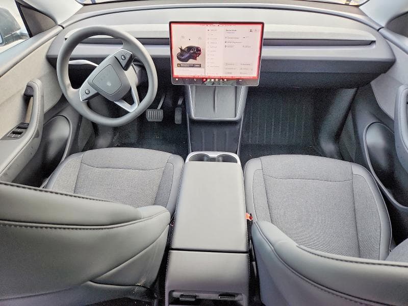 2026 TESLA MODEL Y 8
