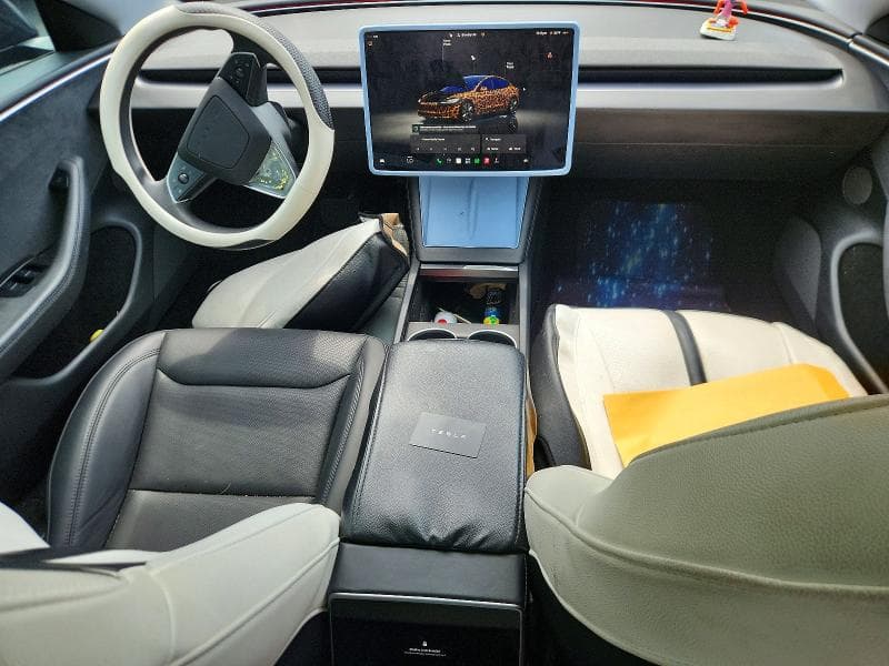 2025 TESLA MODEL 3 8