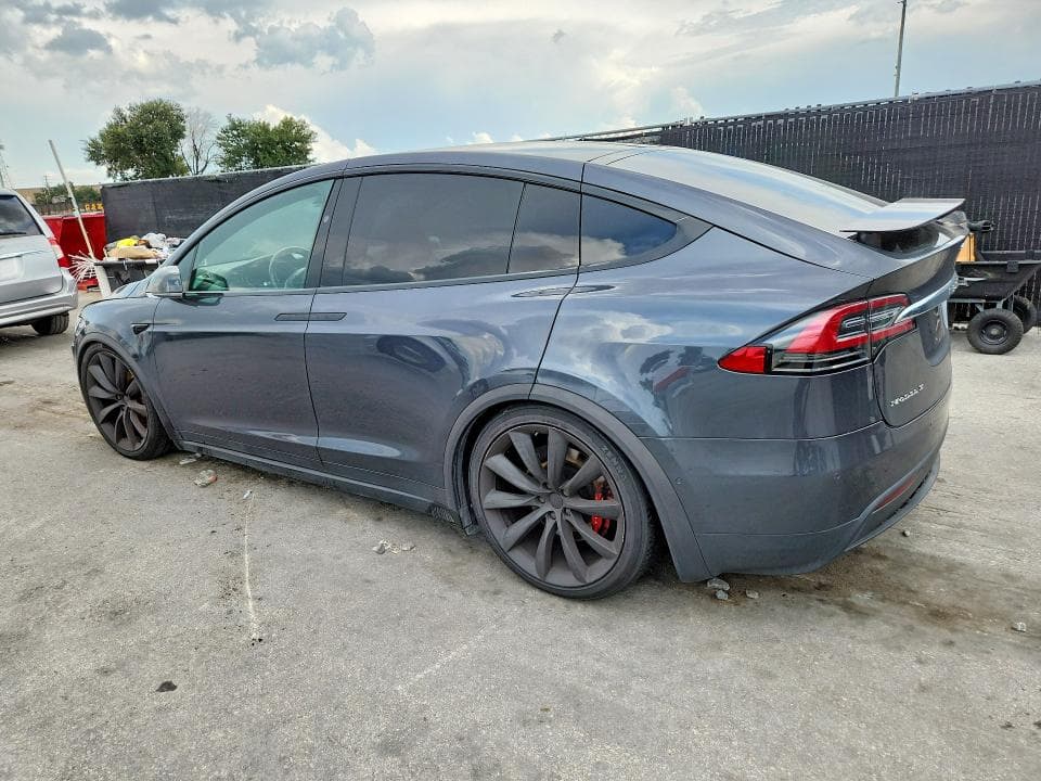2017 TESLA MODEL X 2