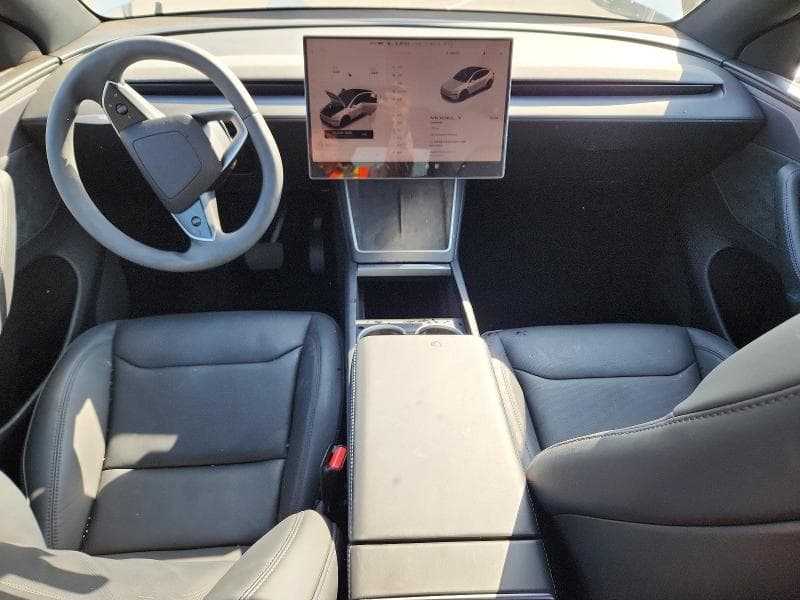 2026 TESLA MODEL Y 8