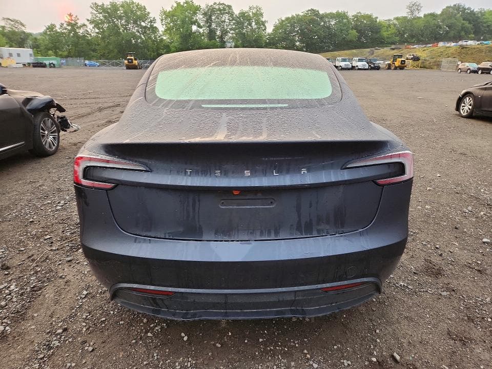 2025 TESLA MODEL 3 6