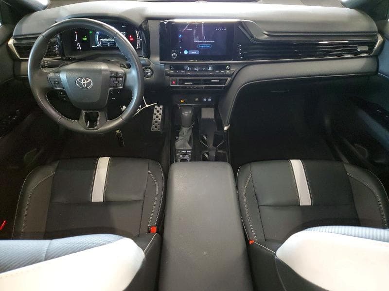 2025 TOYOTA CAMRY SE 8