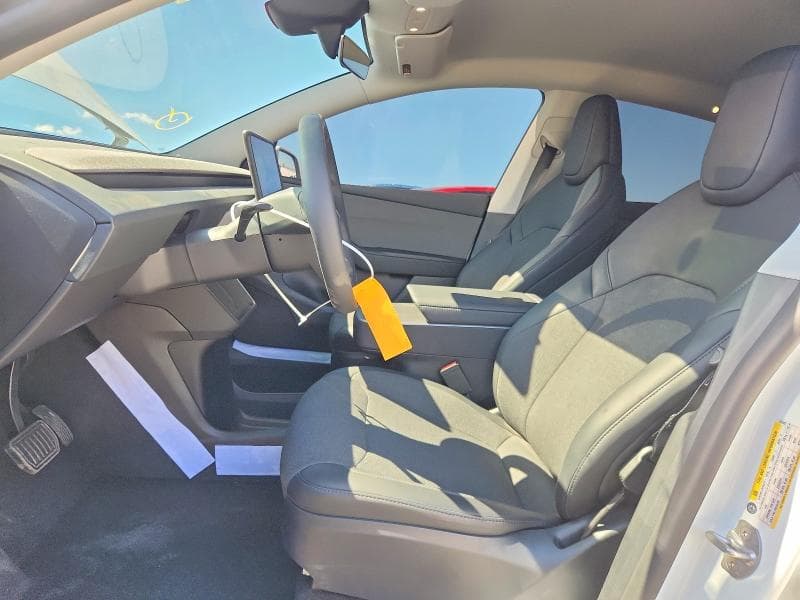 2026 TESLA MODEL Y 7