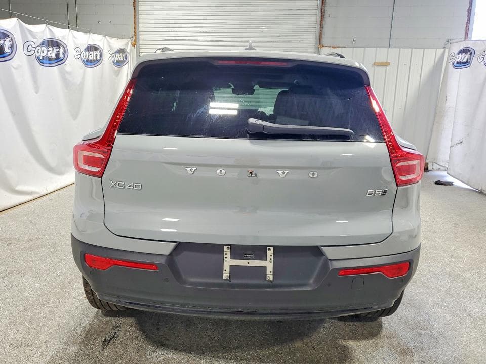 2026 VOLVO XC40 PLUS 6