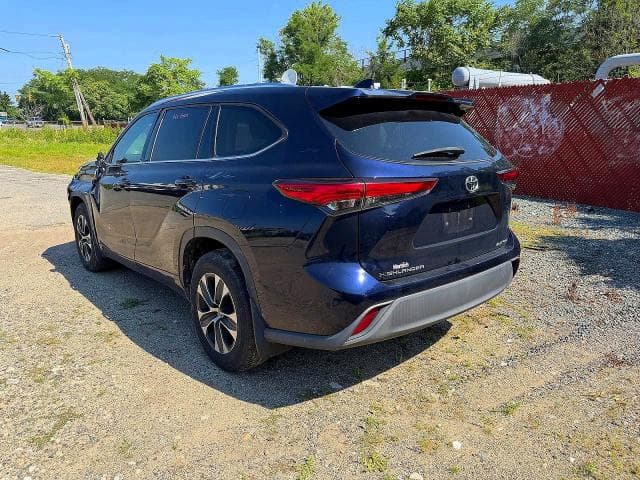2020 TOYOTA HIGHLANDER XLE 3