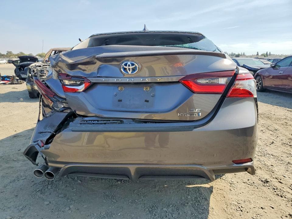 2021 TOYOTA CAMRY SE 6