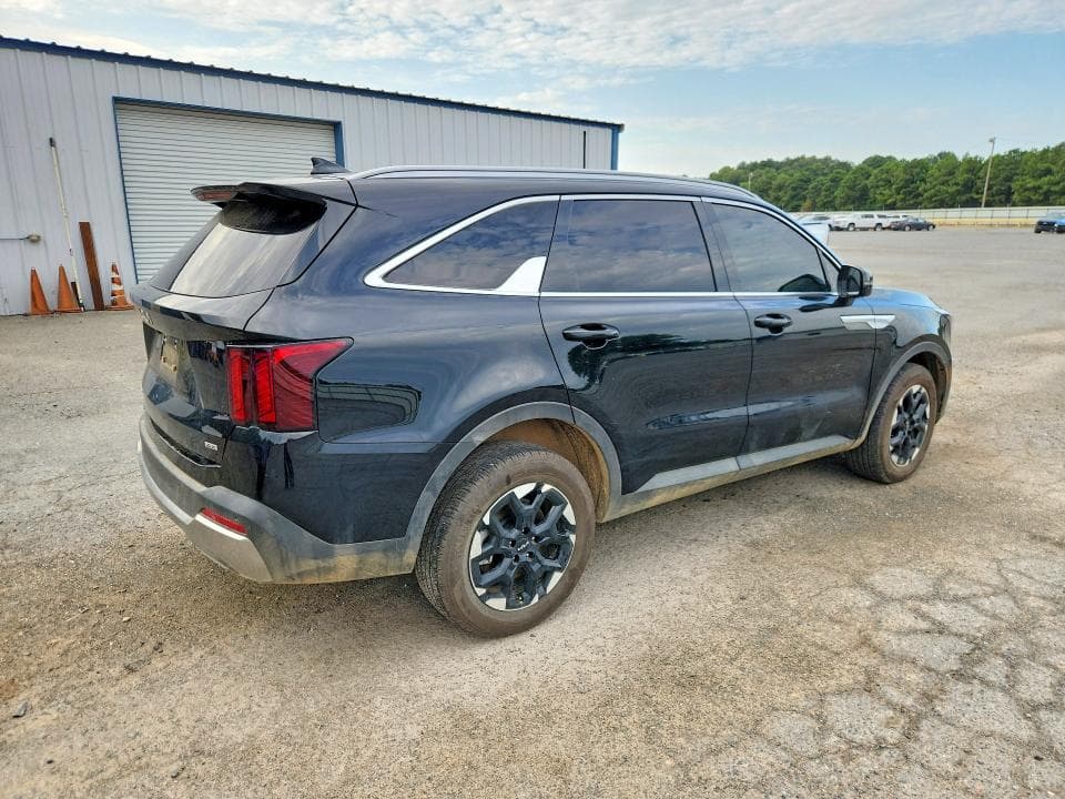 2026 KIA SORENTO S 3