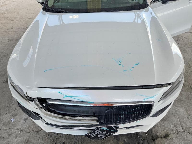 2017 VOLVO S90 T6 MOMENTUM 11
