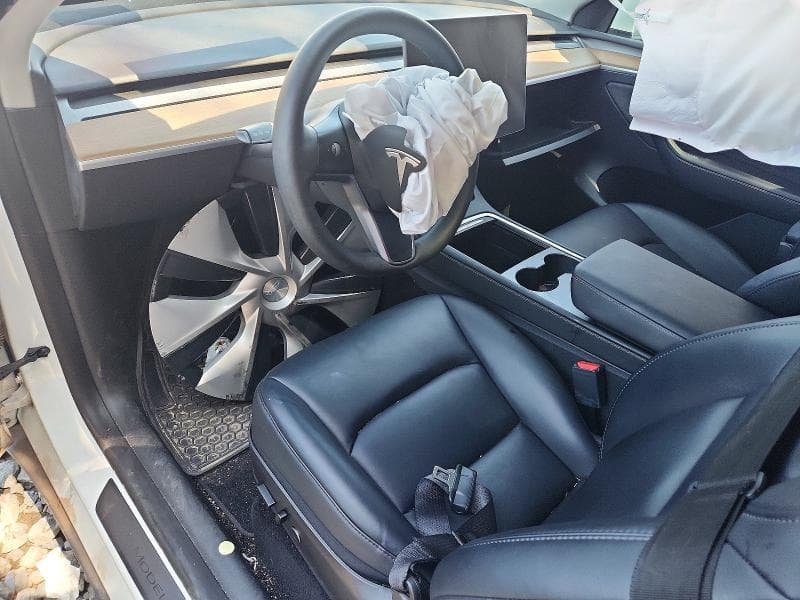 2023 TESLA MODEL Y 8