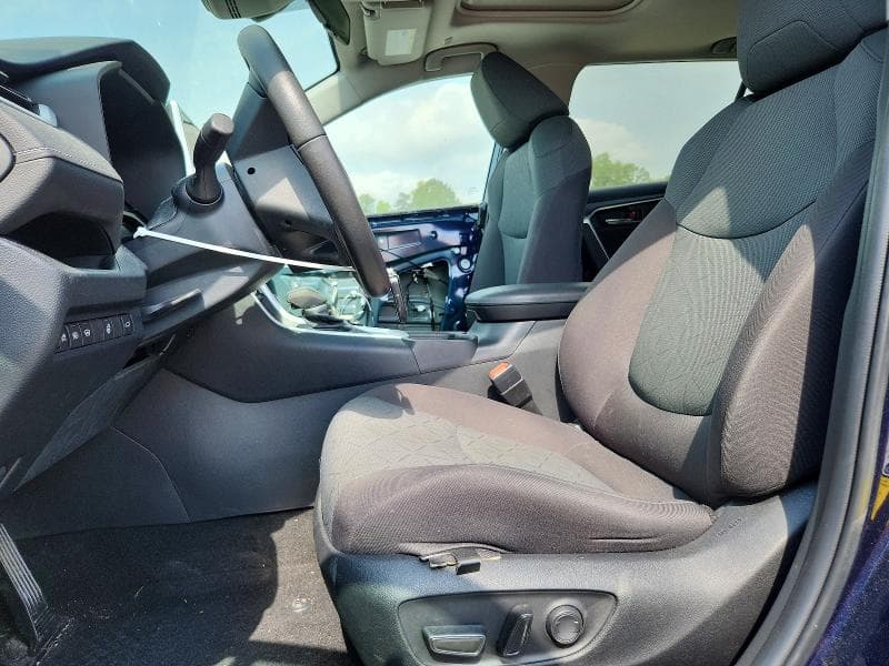 2023 TOYOTA RAV4 XLE 7