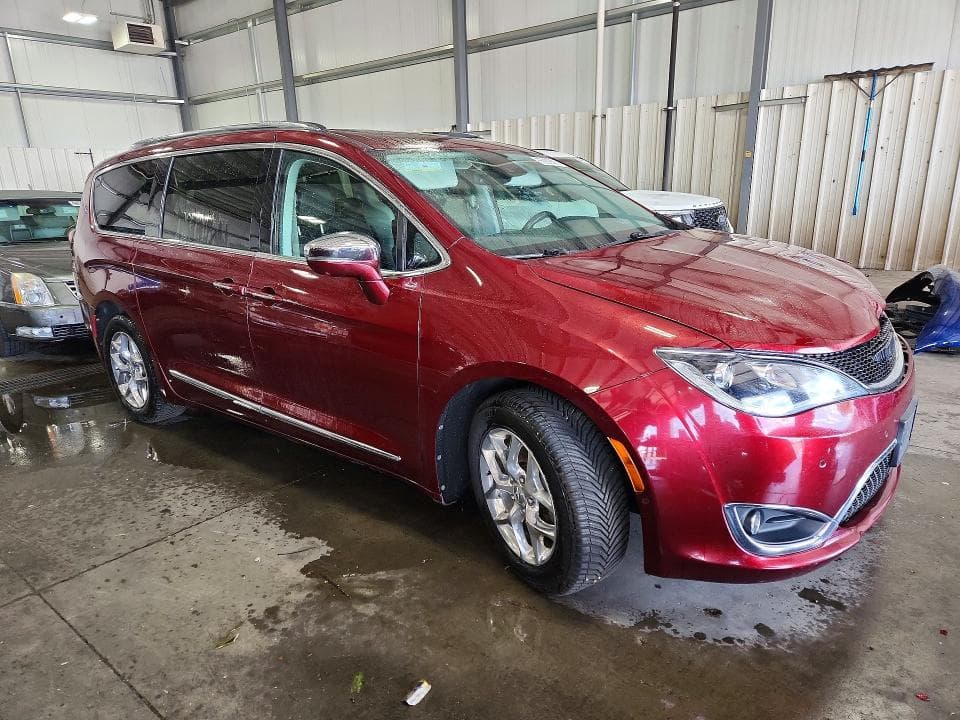 2017 CHRYSLER PACIFICA LIMITED 4