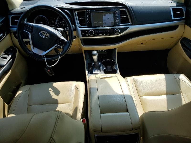 2017 TOYOTA HIGHLANDER XLE 8