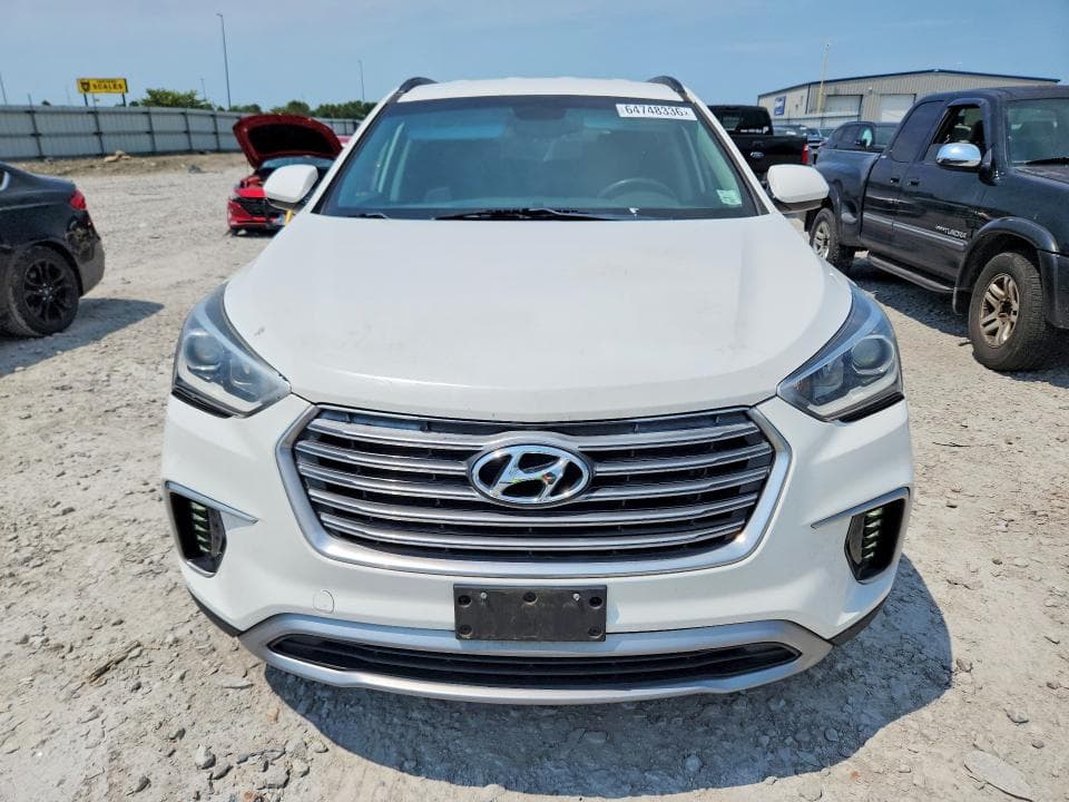 2017 HYUNDAI SANTA FE SE 5