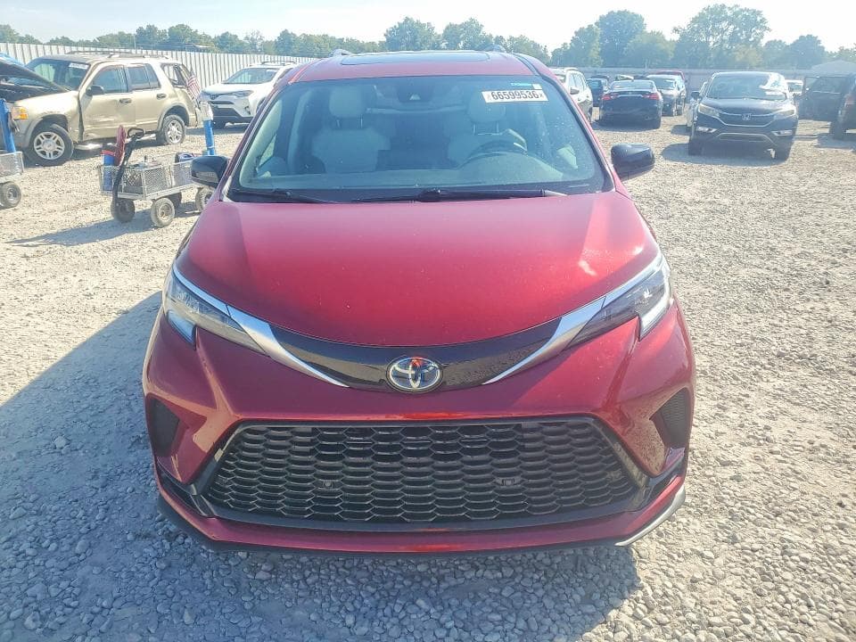 2021 TOYOTA SIENNA XSE 5
